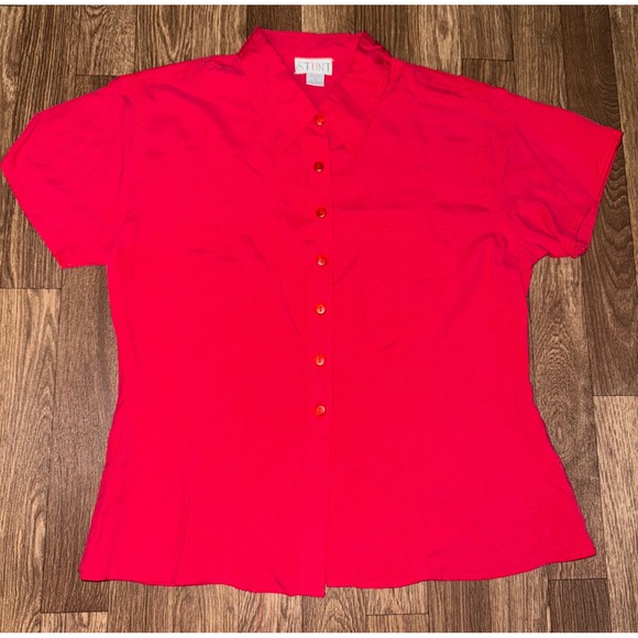 Studio Tops - Stunt Red Button-Up Short Sleeve Blouse Collared‎ Top Career Casual